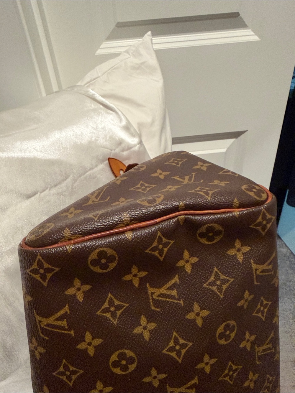 AUTHENTIC Louis Vuitton Monogram Speedy 35 - Preowned - Picture 8 of 13